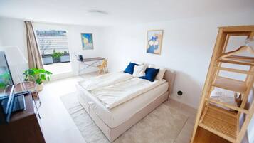 2 bedrooms, desk, iron/ironing board, travel cot