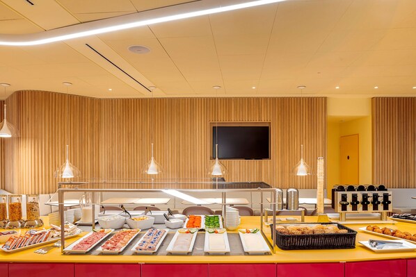 Tägliches Frühstücksbuffet (15.90 EUR pro Person)