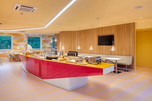 Desayuno buffet todos los días (con cargo)