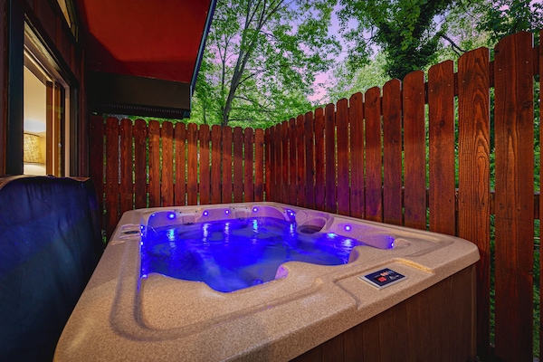 Hot tub for a relaxing evening soak after a long hike!