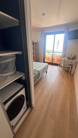 1 bedroom, iron/ironing board, travel cot, free WiFi - AJACCIO STUDIO VUE MER 200 M PLAGE (Ajaccio)