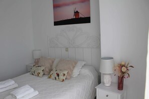 4 bedrooms, travel cot, free WiFi, bed sheets