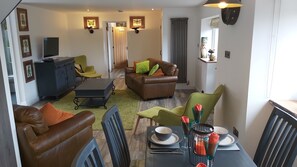 House | Dining - Bluebell House 5 Star Luxury 4 Bdrms and hot tub (Somerton)