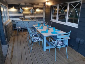 House | Outdoor dining
