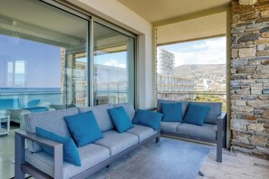 TV, stereo - NEW sea view apartment for 6 people (Le Lavandou)