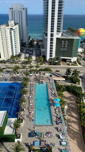 Piscine extérieure, piscine chauffée