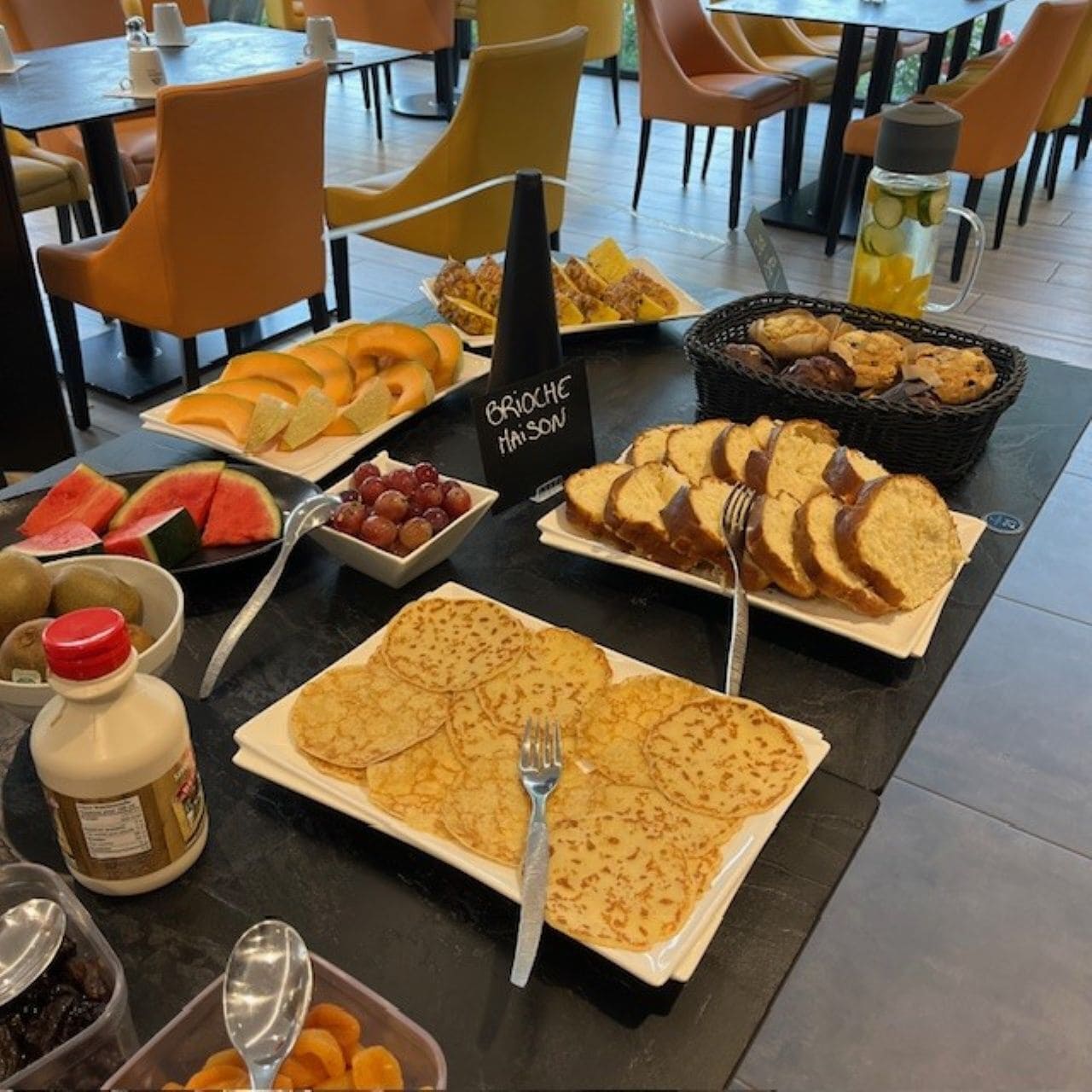 Desayuno buffet todos los días (con cargo)