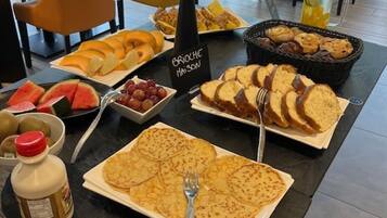 Desayuno buffet todos los días (con cargo)