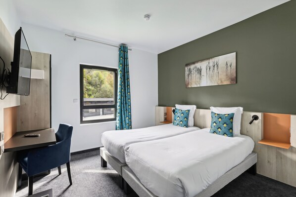 Basic Twin Room | Desk, soundproofing, free WiFi, bed sheets - Hôtel Akena Molinges - La Brocatelle (Chassal-Molinges)