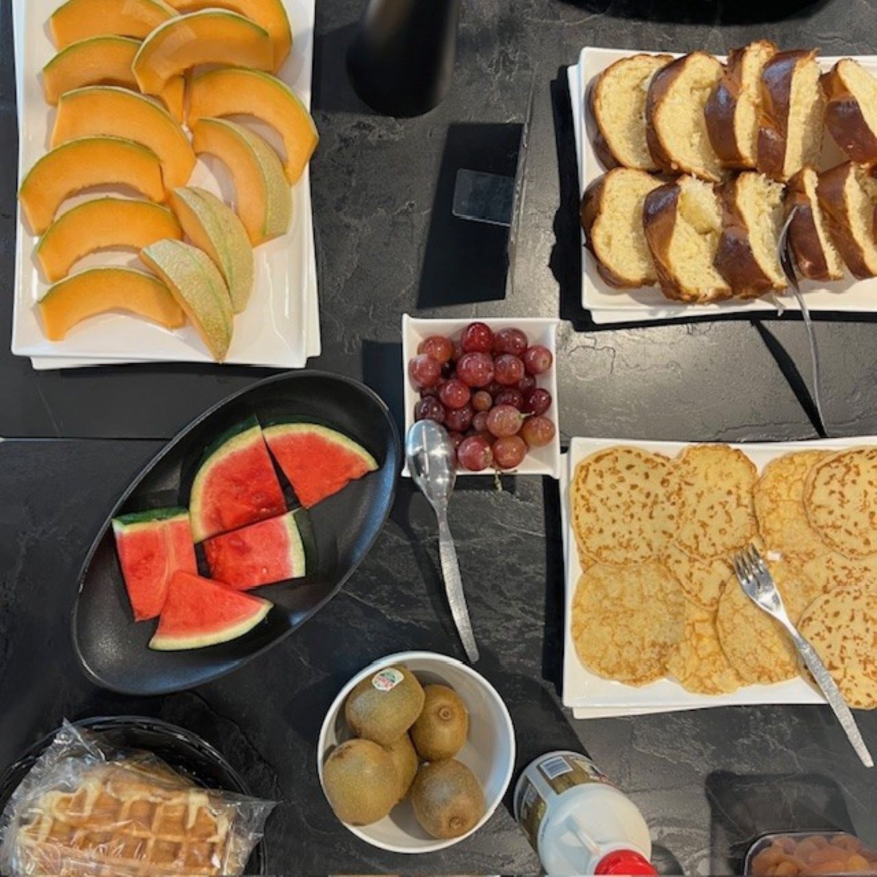 Daily buffet breakfast (EUR 12 per person)