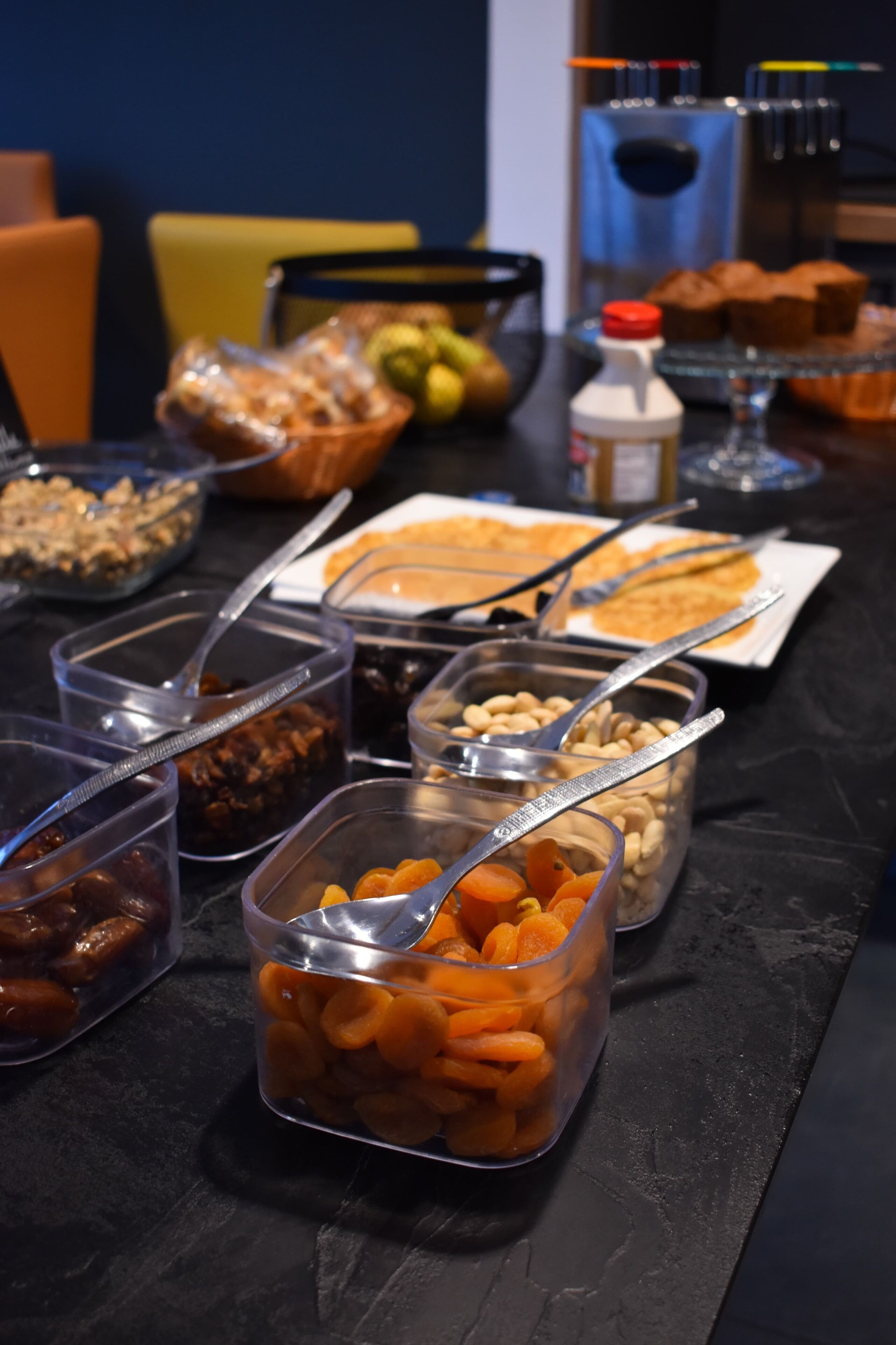 Desayuno buffet diario (EUR 12 por persona)