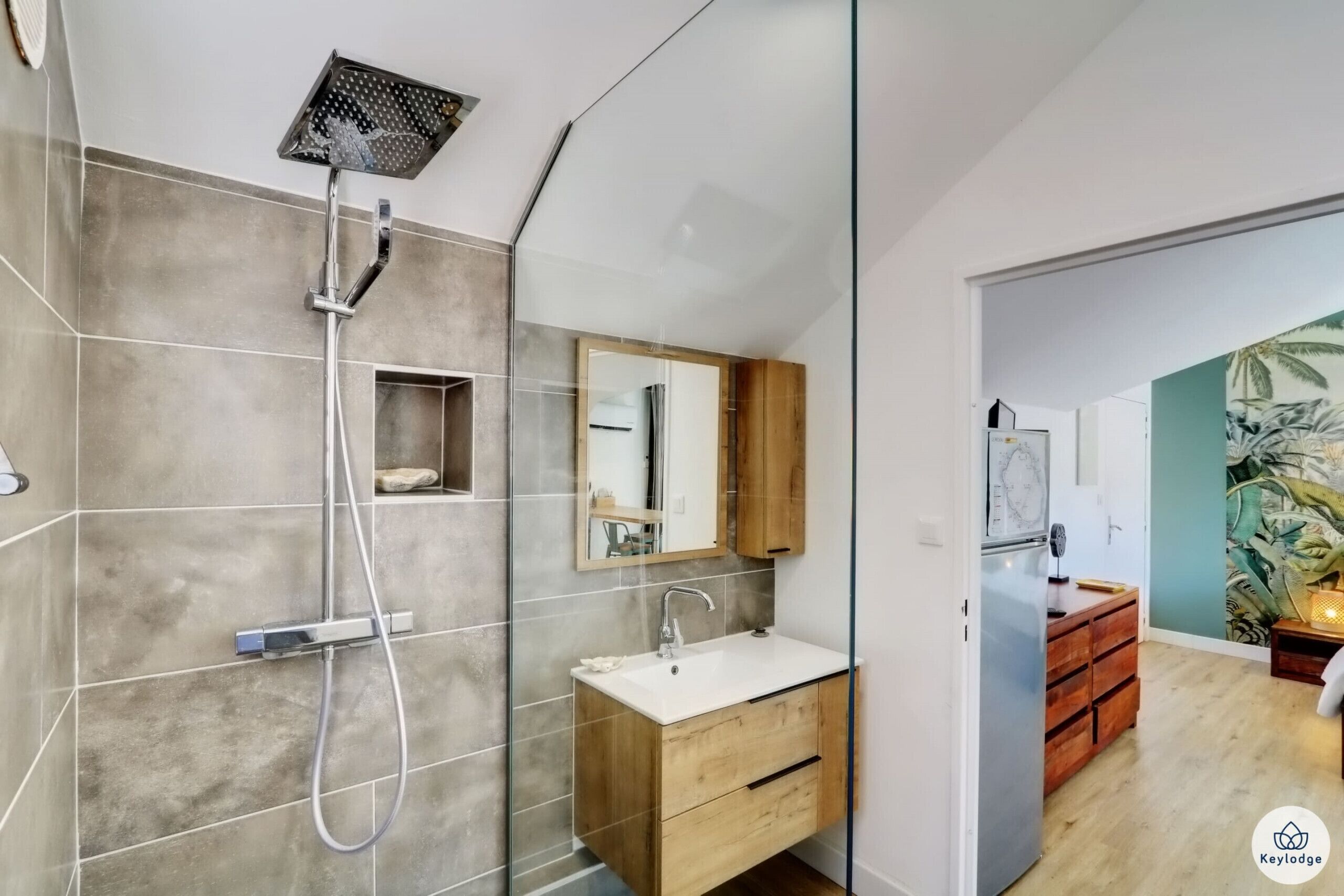 Ducha, secador de pelo, toallas