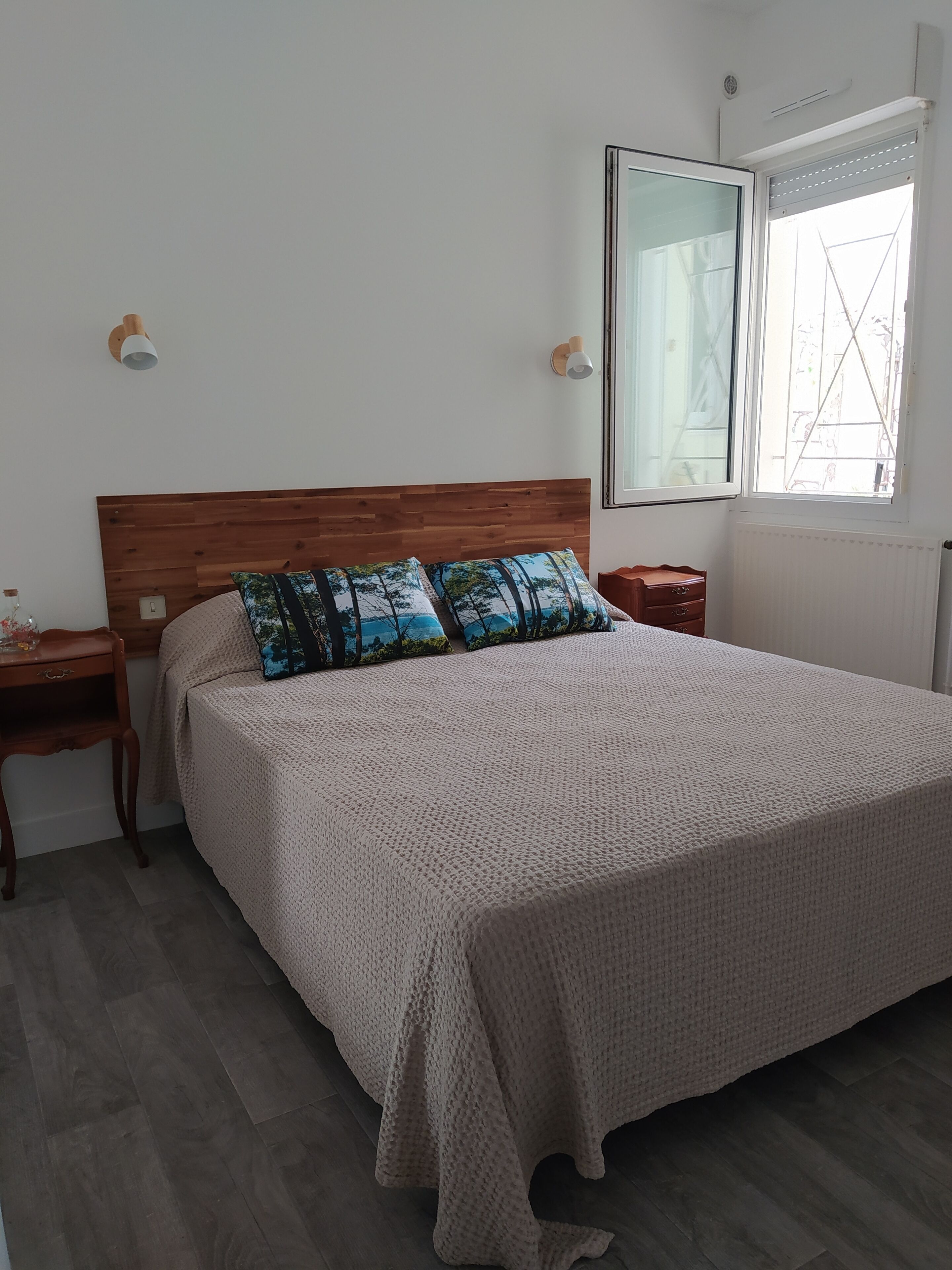 2 bedrooms, iron/ironing board, travel cot, free WiFi