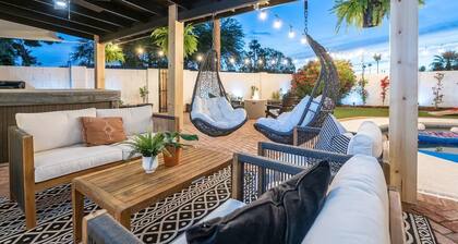 WOW! Luxury Desert Oasis!