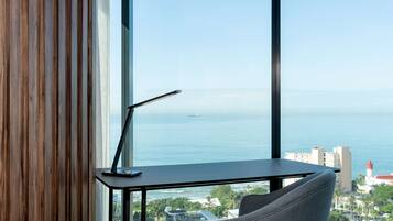 Junior Suite, Sea View | 1 bedroom, minibar, in-room safe, desk