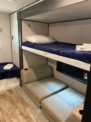 2 bedrooms, bed sheets