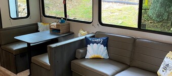 Lakefront Glamping Cadiz KY