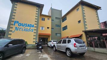 Fachada da propriedade