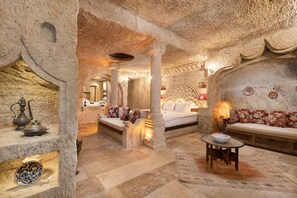 Luxury Suite | 1 bedroom, Egyptian cotton sheets, premium bedding, down comforters - Kayata Cave Suites (Ürgüp)