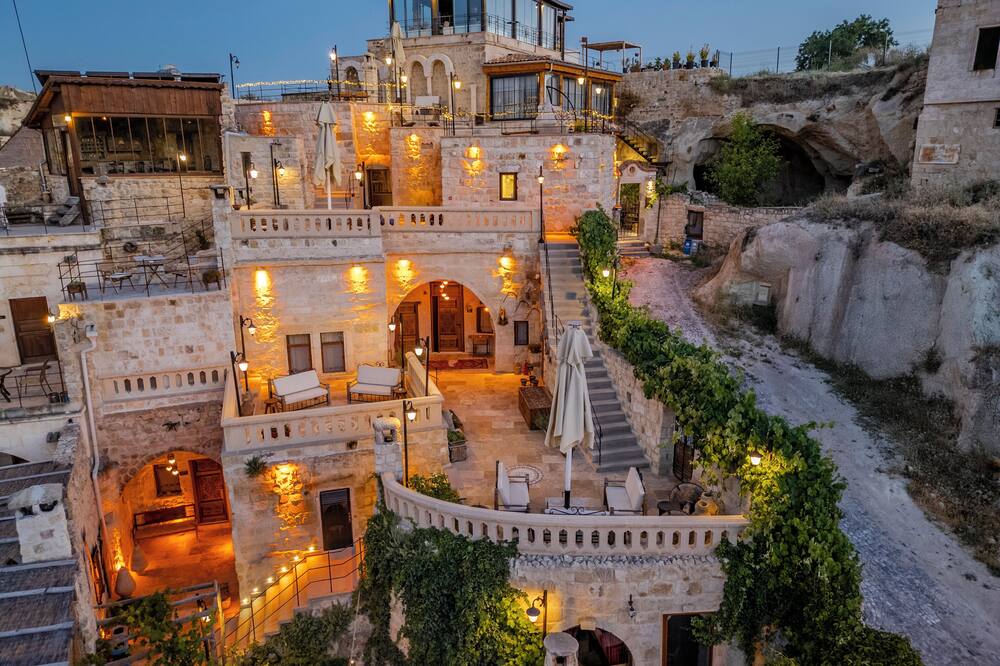 Kayata Cave Suites