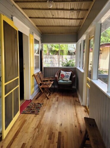 Casa Lola Downtown Cottage