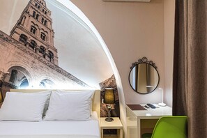 City-Zimmer | Allergikerbettwaren, Zimmersafe, Schreibtisch