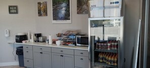 Free daily on-the-go breakfast - Days Inn by Wyndham Branson Ozarks (Branson)