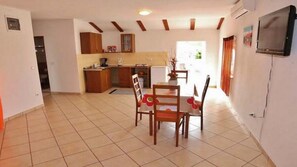 Dining - Apartments Dragica - One Bedroom Apartment with Balcony and Sea View (Rovinj)
