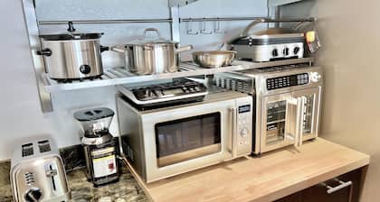 TOP FLORIDA's Earnhardt Loft - Fall Special: 30% off for stays until 11/30/20205