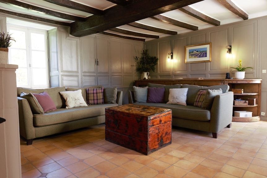 Gorgeous Gite In Peaceful Setting With Pool & Lake - Charente-Maritime
