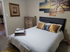 2 habitaciones, caja de seguridad en la habitación y escritorio