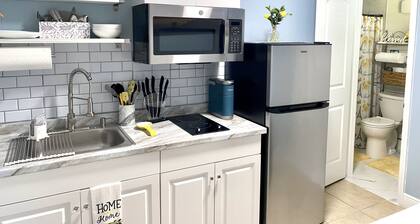 Beautiful suite with separate entrance in Tampa