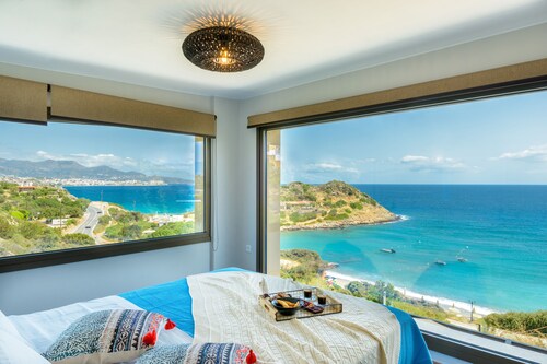 Beachfront villa with hot tub- breathtaking seaview