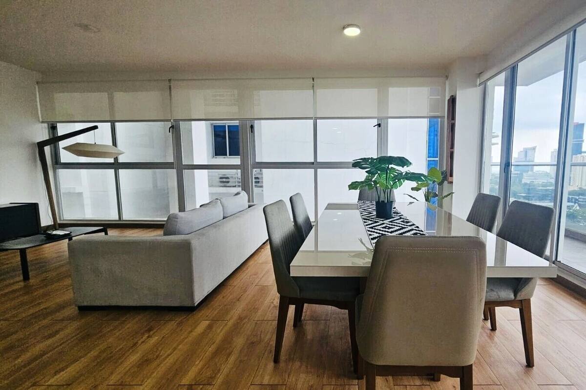 Superior Apartment, 3 Bedrooms | Dining room