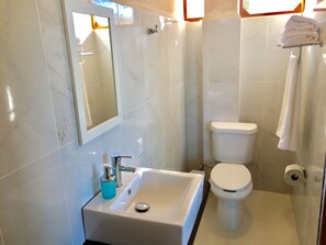 Shower, towels