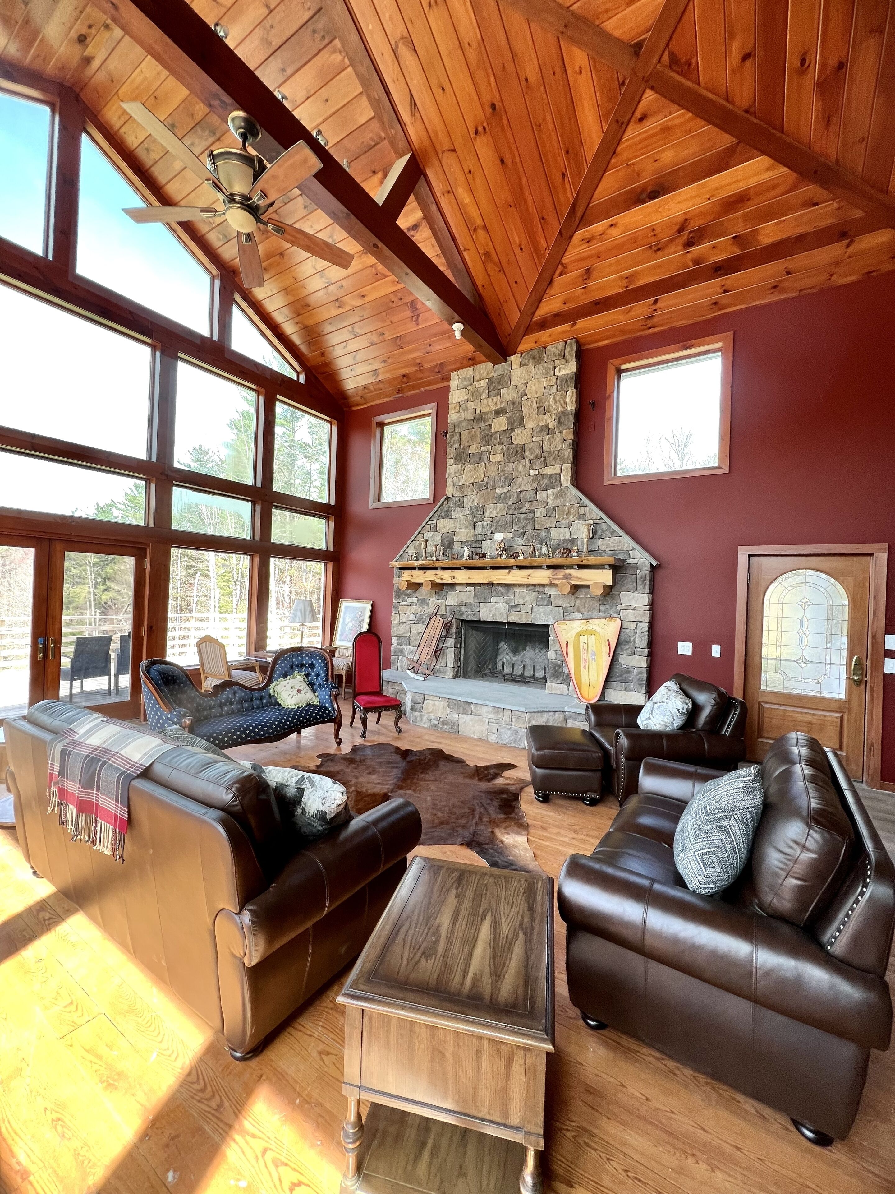 Lakefront Luxury Chalet 7 Bedrooms