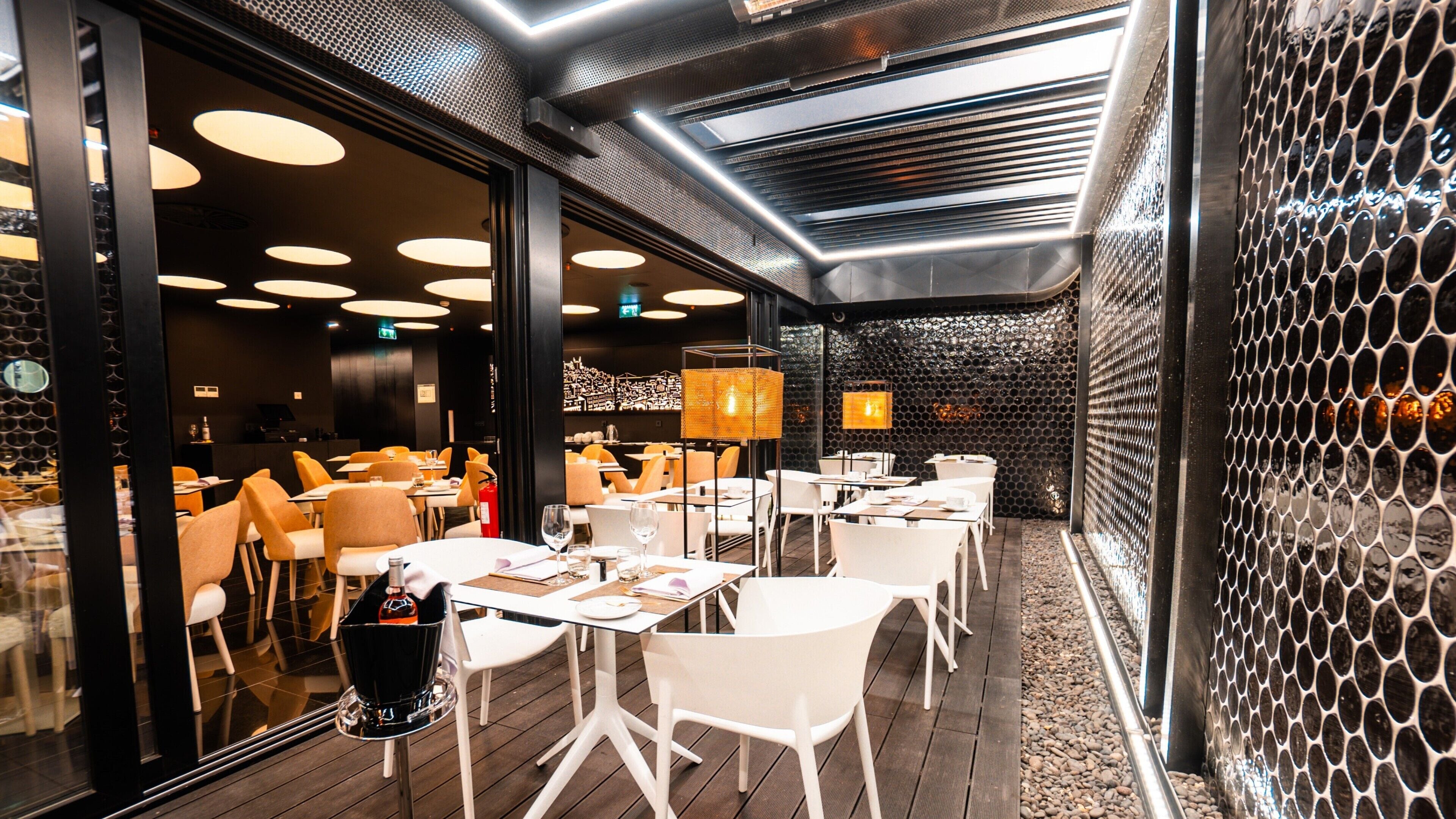 Frokostbuffé hver dag (EUR 15 per person)