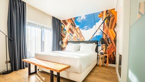 Superior Room | Minibar, in-room safe, soundproofing, iron/ironing board - Hills Hotel Lisboa (Lisbon)