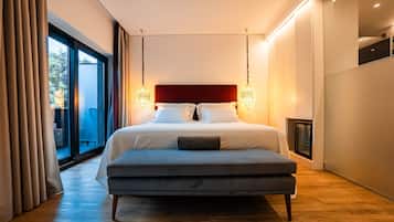 Superior Room, City View | 1 bedroom, minibar, in-room safe, soundproofing