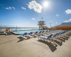Piscine extérieure, piscine chauffée