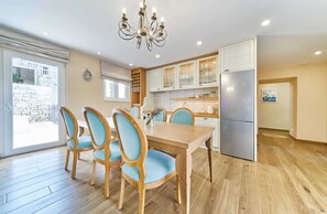 Dining - 5* Luxury Stone Villa Diamond with pool, hot tub and sauna (Jesenice)