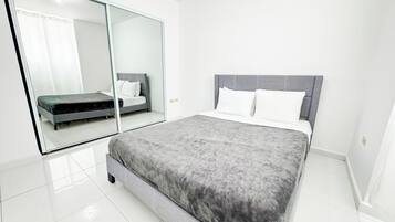 Basic Double Room Single Use | Iron/ironing board, free WiFi, bed sheets