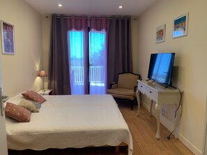 6 dormitorios, tabla de planchar con plancha, wifi y ropa de cama