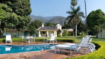 Alberca al aire libre