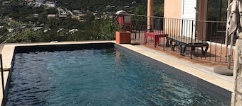 Comfortable villa with private pool 5 minutes from the beach