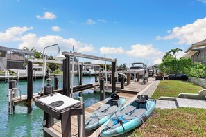 Marina - Island Retreat .6 miles from the beach! (Marco Island)