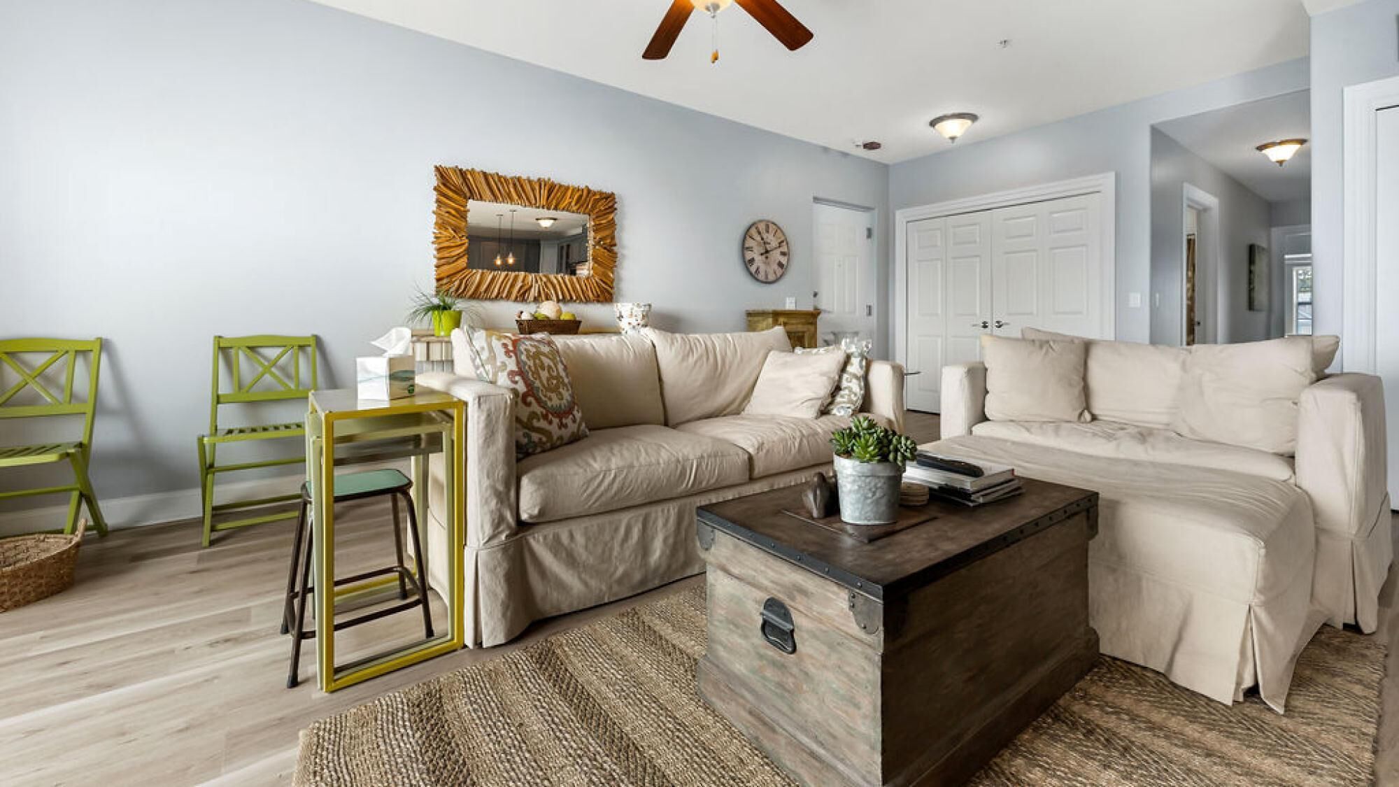 Smart TV, fireplace, DVD player