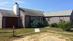 Exterior - Private cottage in Madaket just a 10 min walk or short drive to the beach. (Nantucket)