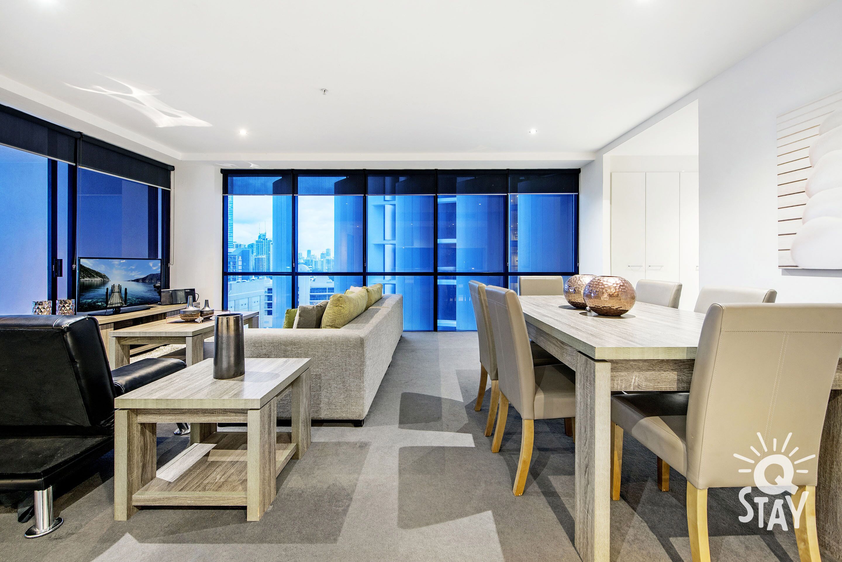 ♦️ Circle on Cavill – 2 Bedroom Ocean and City View Apartment — Q Stay
