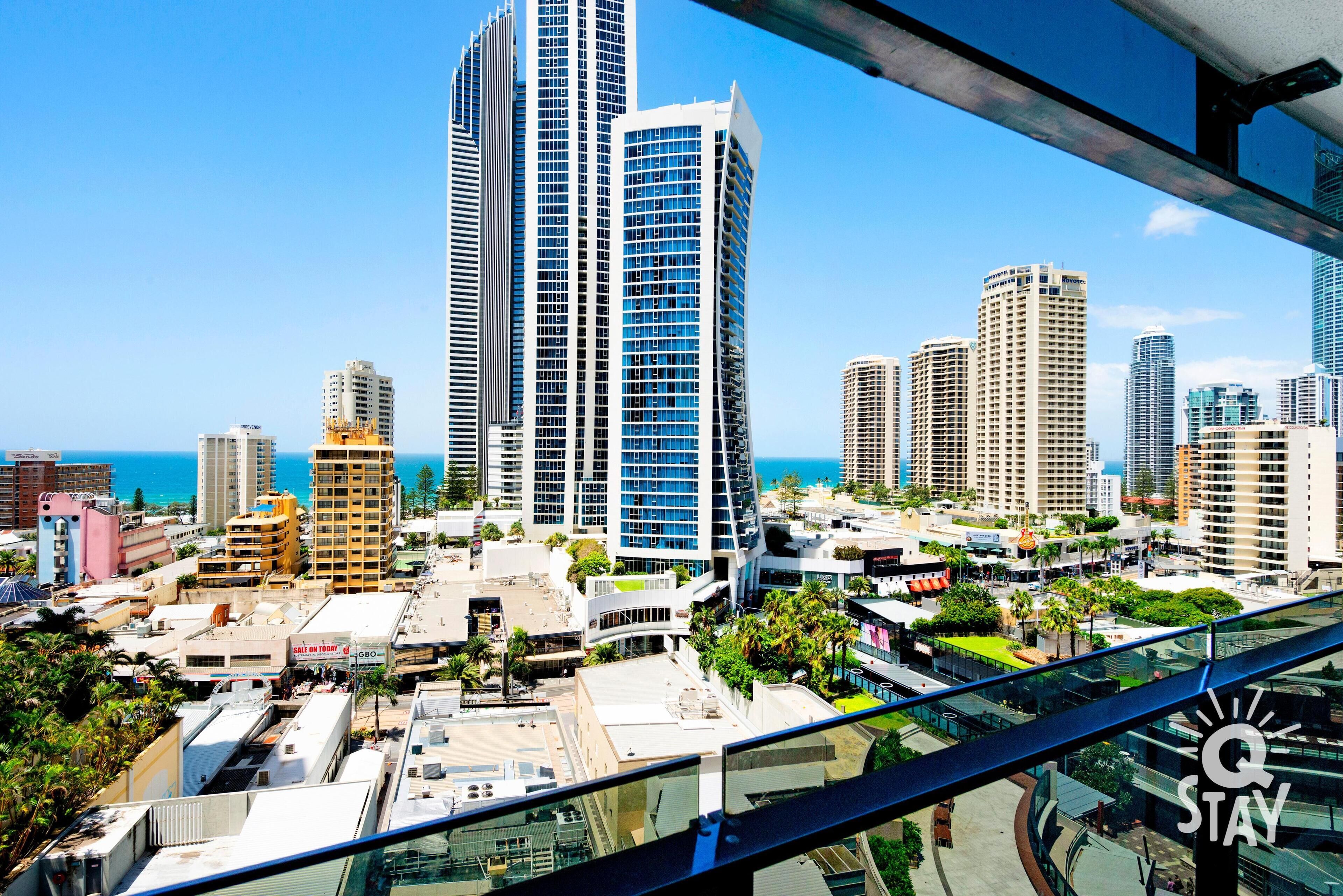 ♦️ Circle on Cavill – 2 Bedroom Ocean and City View — Q Stay